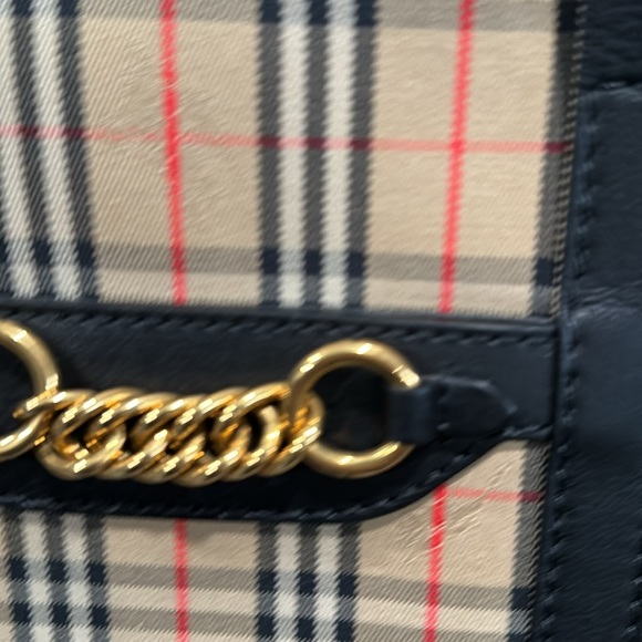 Burberry bag with gold hardware black/tan spacious tote comes with wallet. - Picture 14 of 15